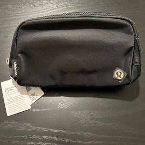 Lululemon Everywhere Belt Bag Fanny Pack Black BRAND NEW WITH TAGS